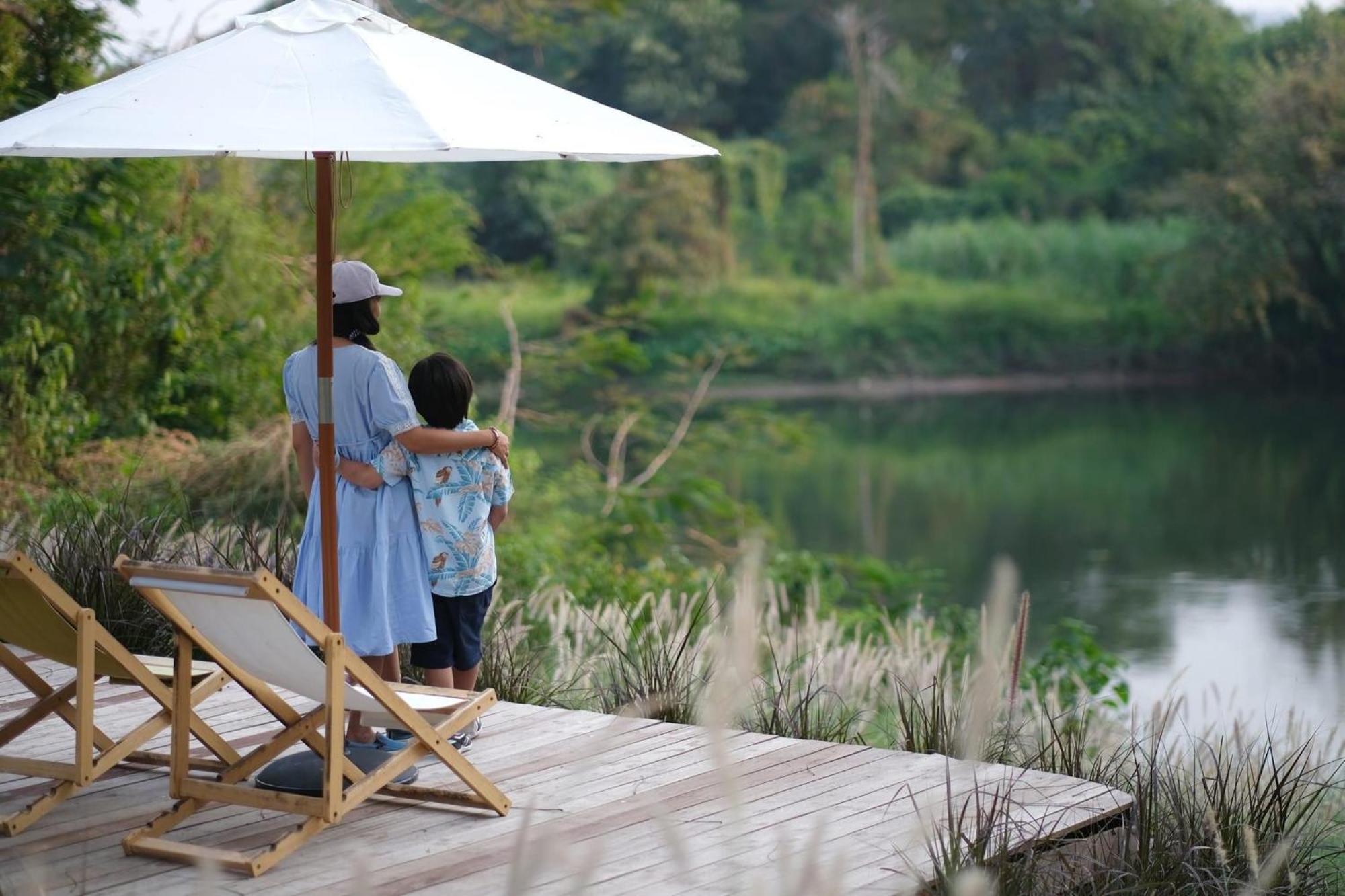 Rakmak Kan Resort & Cafe Kanchanaburi City Exterior photo
