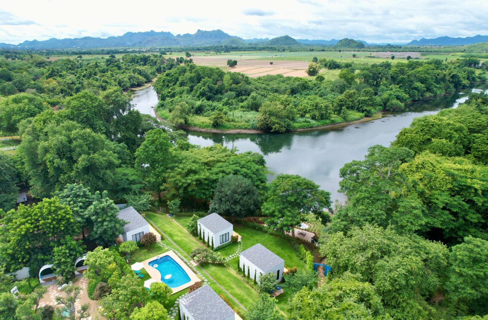 Rakmak Kan Resort & Cafe Kanchanaburi City Exterior photo